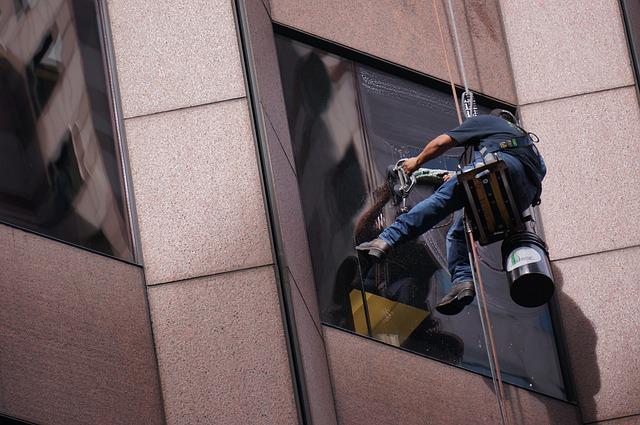 worker-g5cb9b6833_640